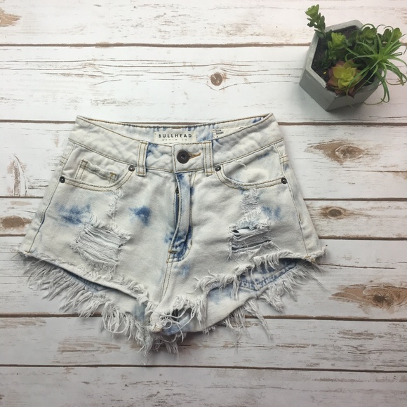 Bullhead Pants - Bullhead hi rise acid was distressed denim shorts